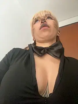 Sallem Pink online show from October 29, 2025, 7:46 pm