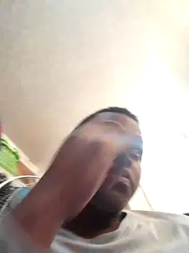 Moet Chandon online show from September 25, 2025, 2:12 pm