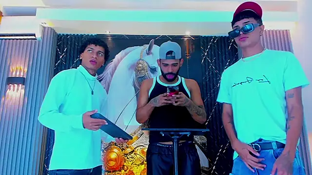 Snapshot of Dominic_Max_ chatting on September 21, 2025, 3:22 am Dominic Max online show from September 21, 2025, 3:22 am