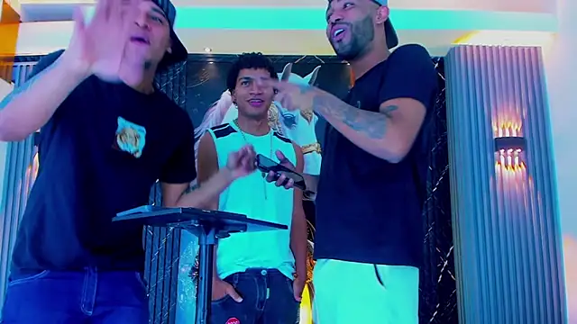 Snapshot of Dominic_Max_ chatting on September 23, 2025, 3:46 am Dominic Max online show from September 23, 2025, 3:46 am