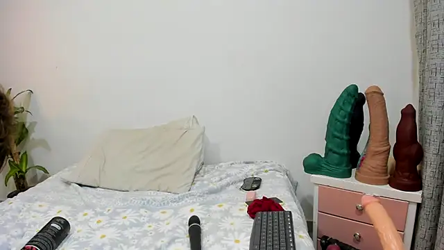 charlloteevans X online show from April 11, 2026, 7:50 pm