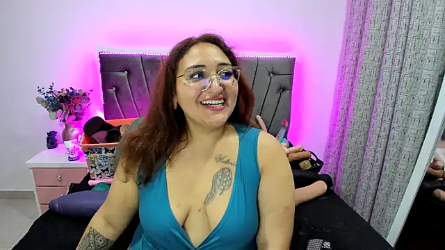 charlloteevans X online show from September 19, 2025, 5:28 pm