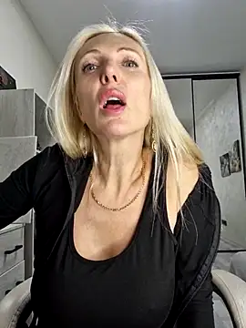 Monna online show from October 21, 2025, 2:05 pm