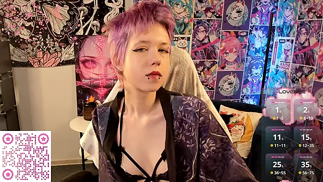 CarolineRichter online show from November 10, 2025, 4:39 am