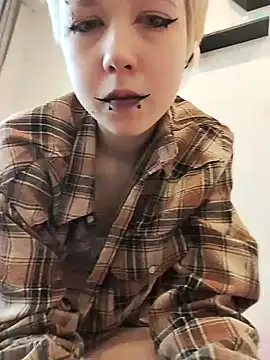 CarolineRichter online show from October 9, 2025, 4:02 am