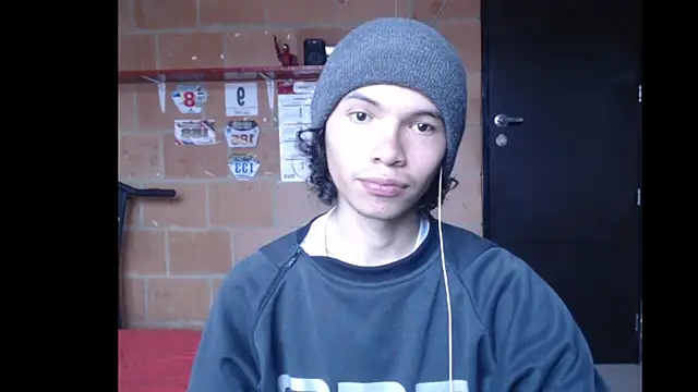 Snapshot of Xoxo_Smiles chatting on September 23, 2025, 4:47 pm Xoxo Smiles online show from September 23, 2025, 4:47 pm