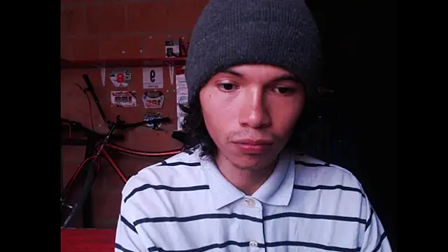 Snapshot of Xoxo_Smiles chatting on September 25, 2025, 3:18 pm Xoxo Smiles online show from September 25, 2025, 3:18 pm