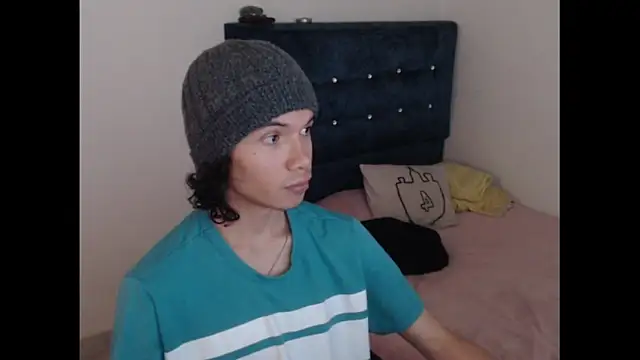 Snapshot of Xoxo_Smiles chatting on September 19, 2025, 3:27 pm Xoxo Smiles online show from September 19, 2025, 3:27 pm