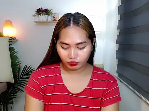 sluttyprincess0 online show from April 19, 2026, 1:39 am