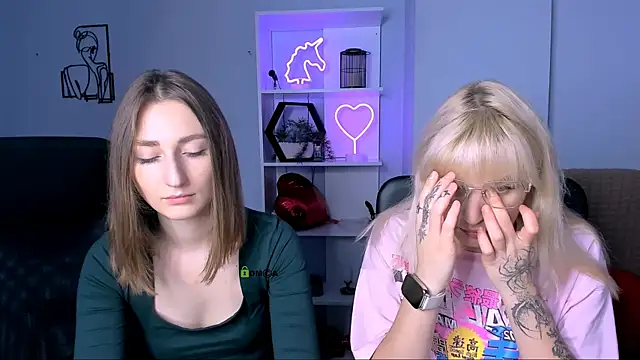 eva smiith  online show from November 6, 2025, 6:50 am