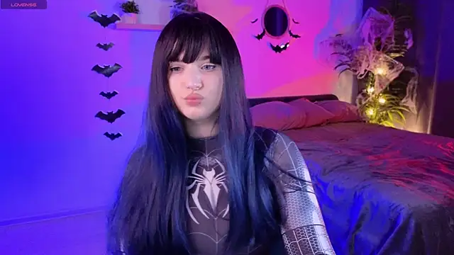 Ashley Glen online show from October 31, 2025, 8:22 am