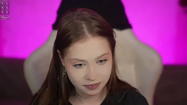 Esmie Smile online show from May 27, 2026, 1:57 am