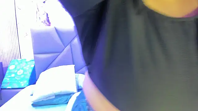 lulukawai16 online show from April 11, 2026, 7:28 pm