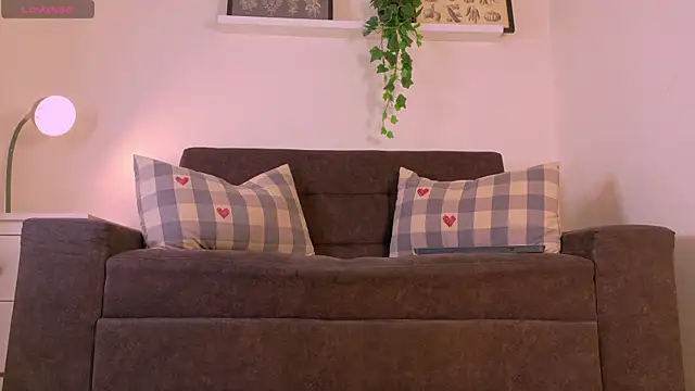 RiriiBrunette   online show from March 31, 2026, 7:38 pm