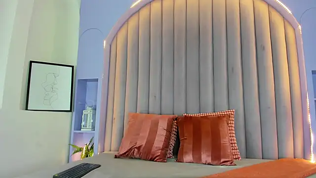 RiriiBrunette   online show from October 24, 2025, 7:57 pm