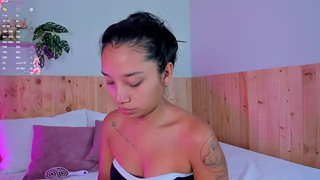 Snapshot of MissPocahontass chatting on October 27, 2025, 11:44 am MissPocahontass online show from October 27, 2025, 11:44 am