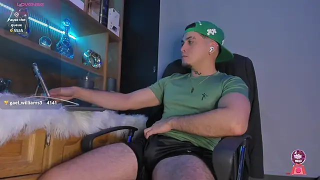 Gael williams1 online show from October 14, 2025, 7:25 pm