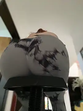 MarilynSmith01 online show from October 8, 2025, 4:08 pm