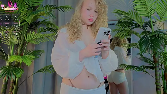 emilyshepar d online show from November 18, 2025, 2:49 am