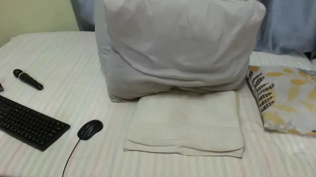 Snapshot of HornyEbony4u chatting on November 30, 2025, 2:34 am HornyEbony4u online show from November 30, 2025, 2:34 am