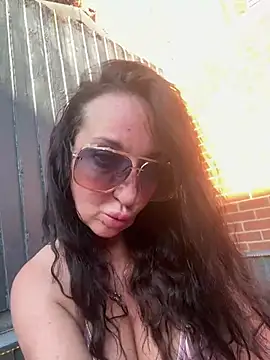 Snapshot of Kinky-CarlaXX chatting on May 26, 2026, 5:22 pm Kinky-CarlaXX online show from May 26, 2026, 5:22 pm