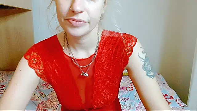 Snapshot of SatinQueen90 chatting on November 5, 2025, 7:22 am SatinQueen90 online show from November 5, 2025, 7:22 am