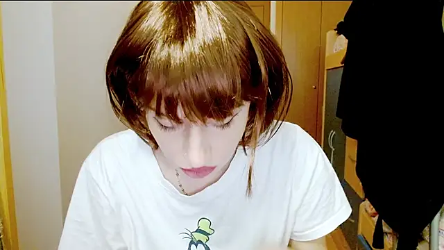 Snapshot of SatinQueen90 chatting on November 26, 2025, 9:20 am SatinQueen90 online show from November 26, 2025, 9:20 am