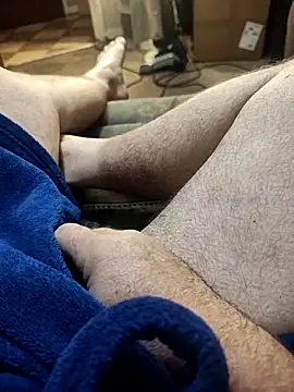 Snapshot of hubbyfun19 chatting on February 14, 2026, 5:29 am hubbyfun19 online show from February 14, 2026, 5:29 am