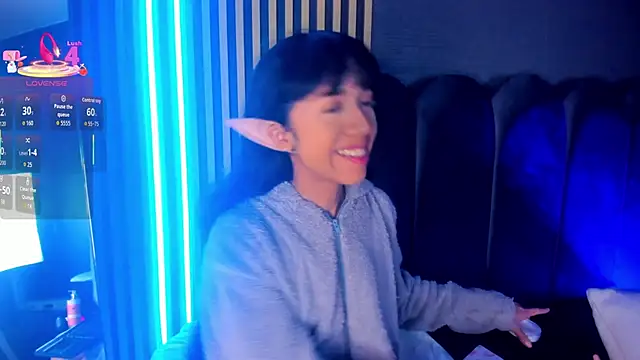 Gina 77 online show from October 17, 2025, 1:13 pm