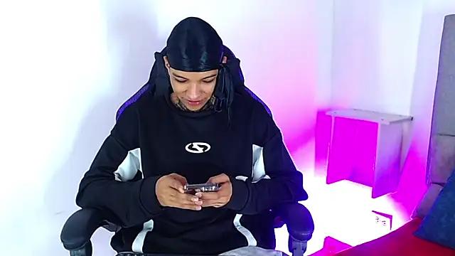 Snapshot of Rick_Wade chatting on February 25, 2026, 4:01 am Rick Wade online show from February 25, 2026, 4:01 am