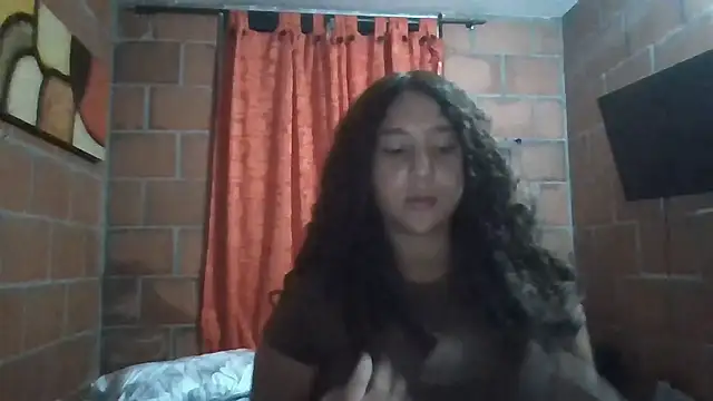 Snapshot of AnaisVelvet11 chatting on November 7, 2025, 1:10 am AnaisVelvet11 online show from November 7, 2025, 1:10 am