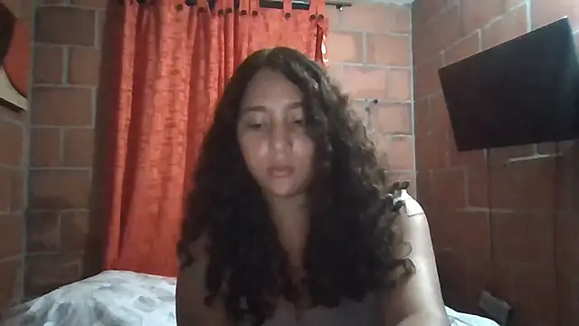 Snapshot of AnaisVelvet11 chatting on October 17, 2025, 12:25 am AnaisVelvet11 online show from October 17, 2025, 12:25 am