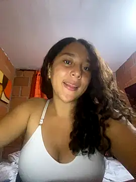 Snapshot of AnaisVelvet11 chatting on November 3, 2025, 12:27 am AnaisVelvet11 online show from November 3, 2025, 12:27 am