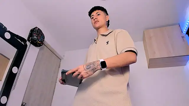 Mateo Escobar online show from September 15, 2025, 8:31 pm