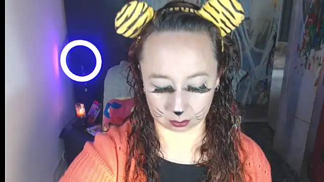 Milf Valeria online show from October 31, 2025, 2:24 pm