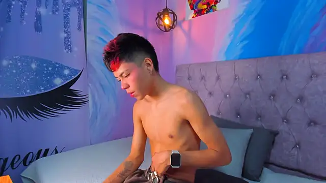 MaxiWildd online show from November 14, 2025, 2:10 pm