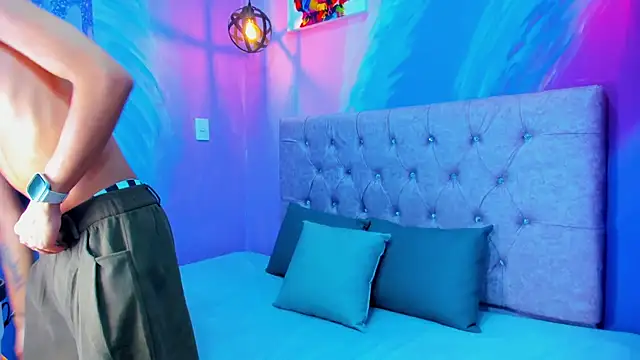 MaxiWildd online show from April 13, 2026, 1:15 pm