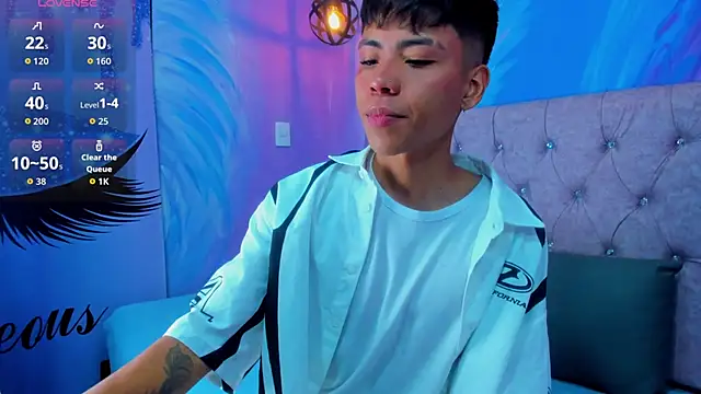 MaxiWildd online show from April 3, 2026, 1:17 pm