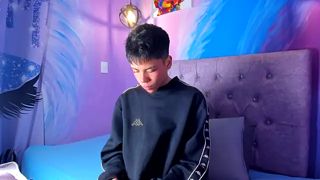 MaxiWildd online show from December 2, 2025, 12:51 pm