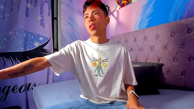 MaxiWildd online show from October 17, 2025, 12:51 pm