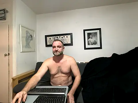 Dilfcam101 online show from November 9, 2025, 6:01 pm