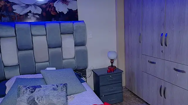 saramikaelson online show from September 9, 2025, 10:19 pm