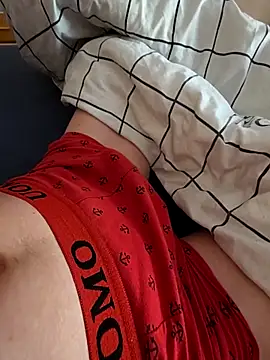 G-boy40 online show from October 8, 2025, 1:12 pm