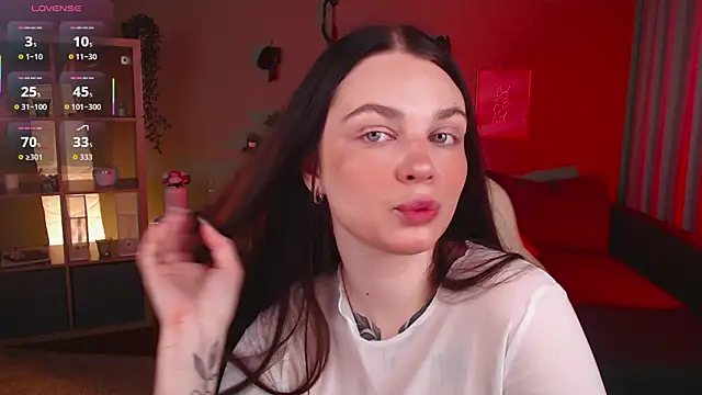 Michela Fruet online show from October 7, 2025, 1:06 am