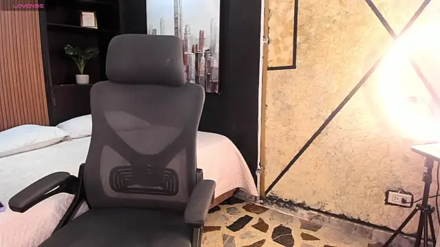 Snapshot of AmbarFoxx_ chatting on February 13, 2026, 1:16 am AmbarFoxx online show from February 13, 2026, 1:16 am