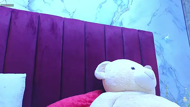 PrincePoppy online show from October 27, 2025, 8:32 pm