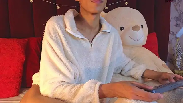 PrincePoppy online show from October 16, 2025, 8:28 pm