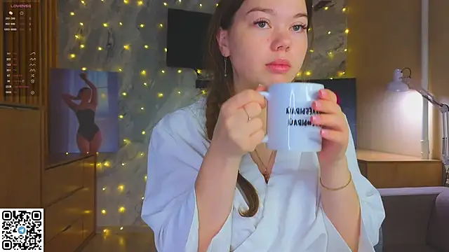 Snapshot of miss_bubbles_ chatting on December 17, 2025, 1:21 am miss bubbles online show from December 17, 2025, 1:21 am