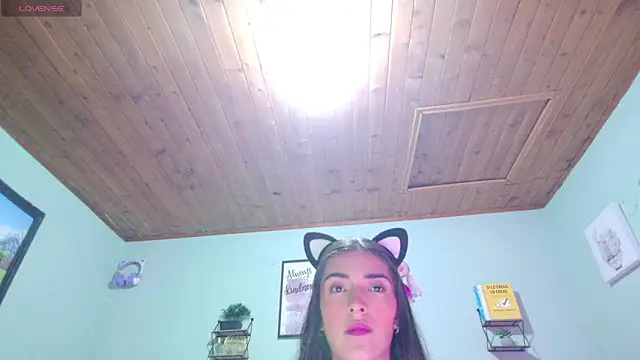 angelic coral online show from March 13, 2026, 1:10 am