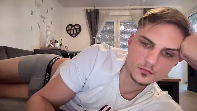 Sweetbooy90 online show from November 15, 2025, 2:10 pm